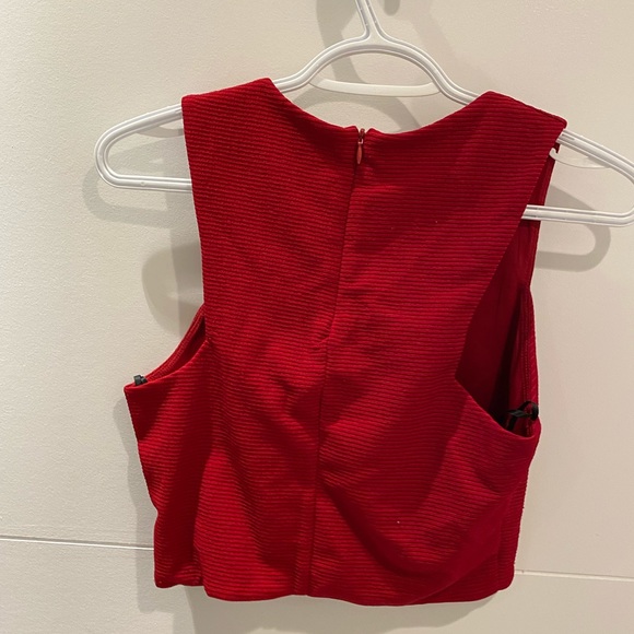 Small red crop top - Picture 3 of 3